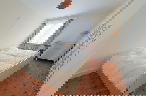Foto 2 - Charming Apartment Near the Beach
