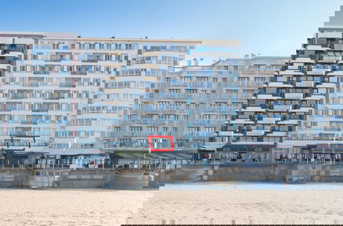 Foto 14 - Charming Apartment Near the Beach