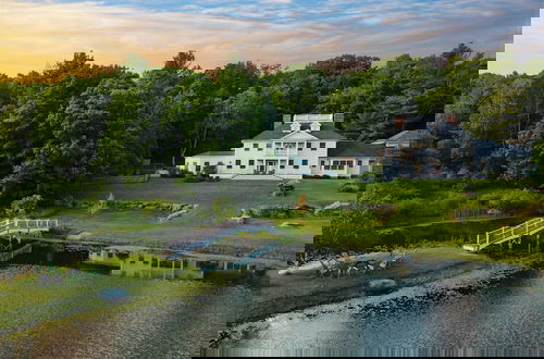 Foto 74 - Secluded Estate w/ Guest House, Private Pond, Gym, & Movie Theater Sunny Pond