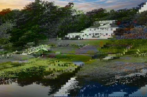 Foto 75 - Secluded Estate w/ Guest House, Private Pond, Gym, & Movie Theater Sunny Pond