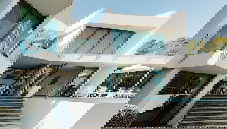 Foto 1 - Modern Holiday Home With Vast Terracing