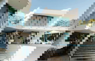 Foto 1 - Modern Holiday Home With Vast Terracing