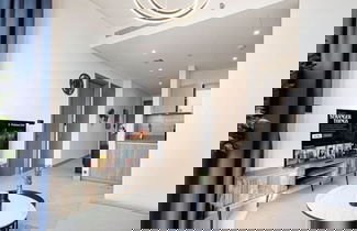 Foto 1 - 1BR Sobha Hartland Skyline Views Near Downtown