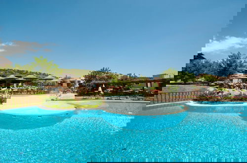 Foto 9 - Apartment in Residence With Swimming Pool