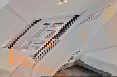 Foto 3 - Apartment in Blankenberge With Terrace