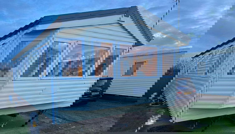 Foto 1 - 3 Bedroom Caravan - Sleeps 6, Pool & Garden