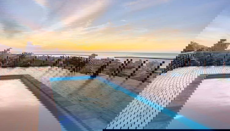 Foto 1 - Deluxe Luxury 2 Bedroom Apartment Seapoint