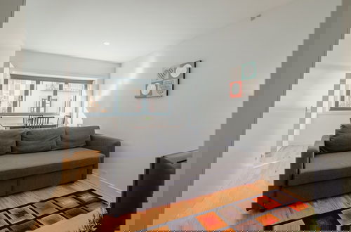 Foto 4 - Downtown Sunny Apartment by Vacationy