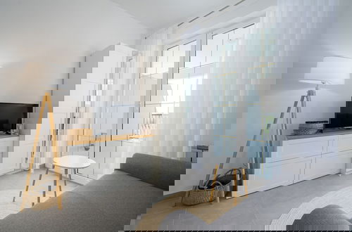 Foto 6 - Bright Apartment With Communal Pool