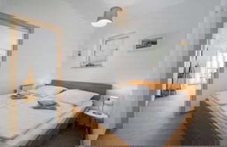 Foto 2 - Bright Apartment With Communal Pool