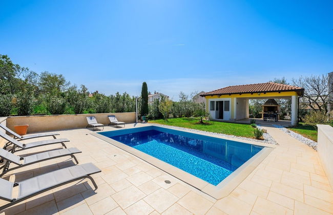 Attractive Apartment With Garden - Foto 14