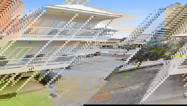 Photo 1 - Bama Barefoot Beach House- Near Beach Pool