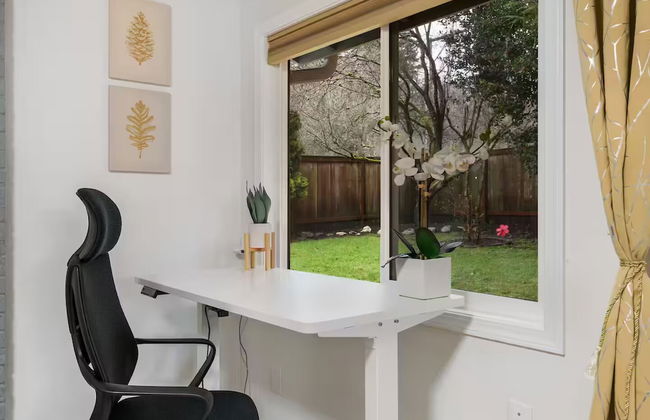 Comfortable Kirkland Home for Family & Remote Work - Foto 12