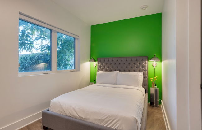 The Carter 305 by Avantstay 4BR Balcony - Photo 20