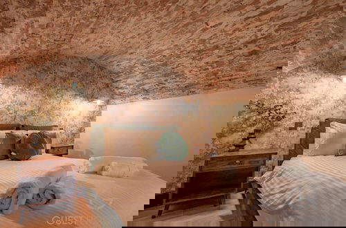 Photo 1 - Host Stay Shaw Street Mews Basement