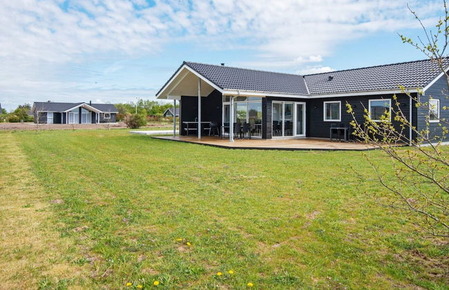 8 Person Holiday Home in Tarm - Foto 27