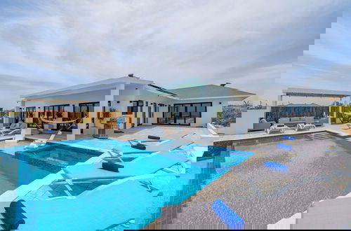 Foto 46 - New Ocean View Infinity Pool Steps 2 Babybeach