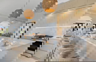 Foto 2 - New Ocean View Infinity Pool Steps 2 Babybeach