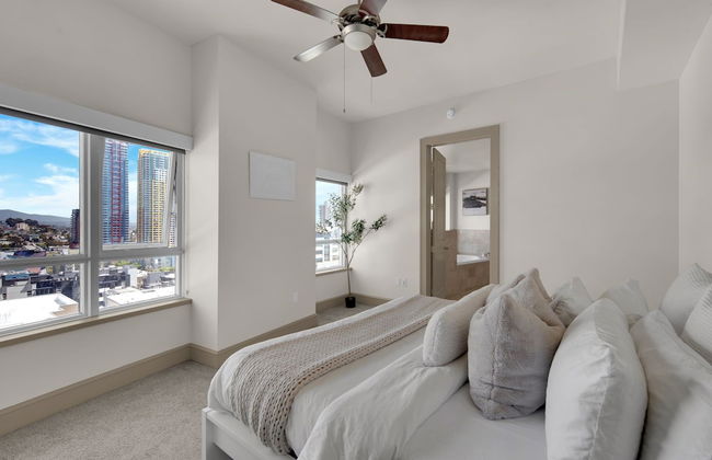 East Village Luxe Stays - Photo 5