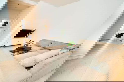 Photo 9 - Luxe Apartment Escape