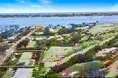 Foto 5 - 4BR Intracoastal Retreat With Pool, Games & More!