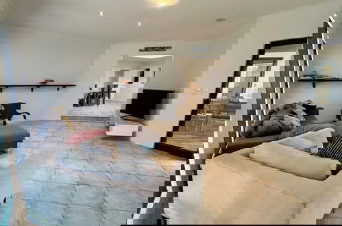 Foto 14 - Seacrest Luxurious Holiday Home