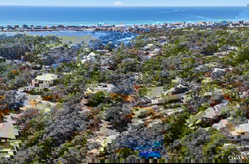 Foto 46 - 30A Florida Flashback by Avantstay Private Pool, Golf Cart, 3 Mins to Beach!