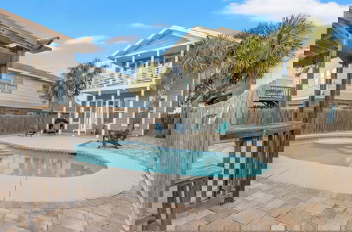 Foto 26 - Spacious 4-bed, 3-bath Beach House Sleeps 12 for the Perfect Getaway
