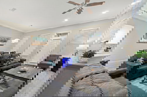 Foto 16 - Spacious 4-bed, 3-bath Beach House Sleeps 12 for the Perfect Getaway
