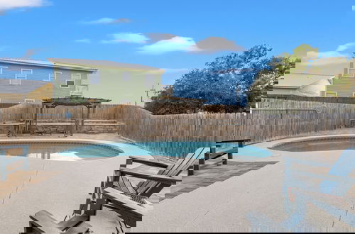 Foto 29 - Spacious 4-bed, 3-bath Beach House Sleeps 12 for the Perfect Getaway