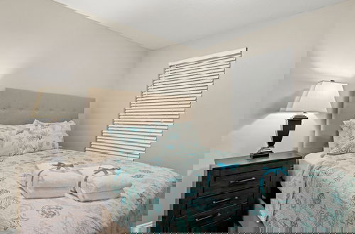 Foto 5 - Spacious 4-bed, 3-bath Beach House Sleeps 12 for the Perfect Getaway