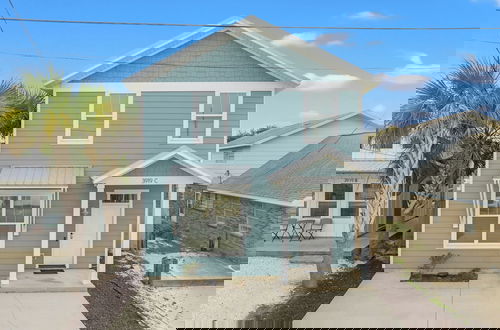 Foto 64 - Spacious 4-bed, 3-bath Beach House Sleeps 12 for the Perfect Getaway