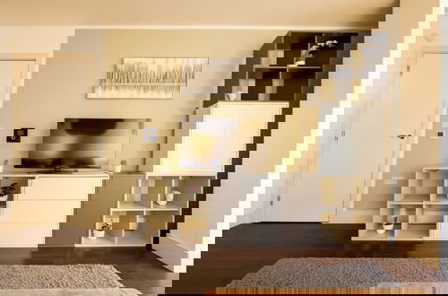 Photo 17 - Contemporary Flat In Islington