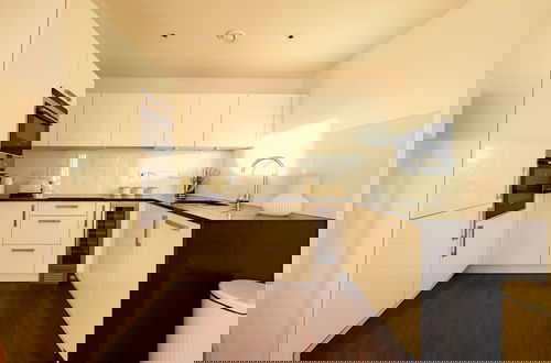 Photo 12 - Contemporary Flat In Islington