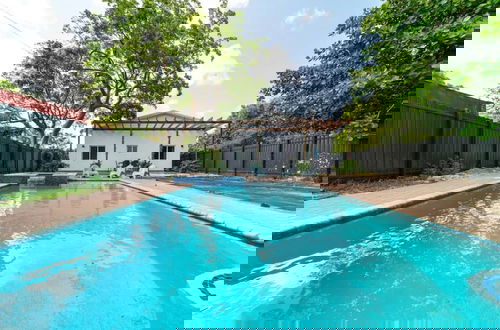 Foto 2 - Charming Home With Pool Jacuzzi