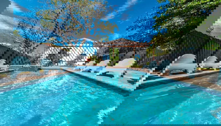 Foto 1 - Charming Home With Pool Jacuzzi