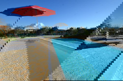 Foto 30 - Golden and Green Acres Holiday Home With Pool and Sauna