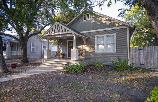 Chic Downtown Farmhouse With Garden and BBQ Grill - Foto 26