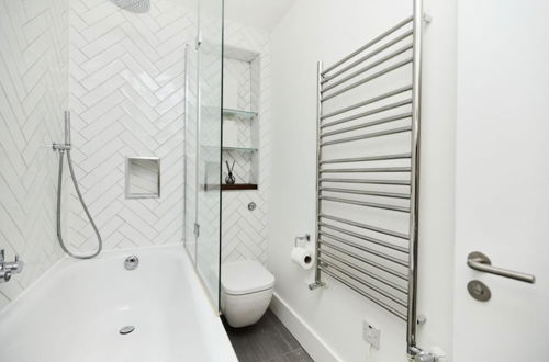 Photo 5 - The Hammersmith Place - Bright 2bdr Flat