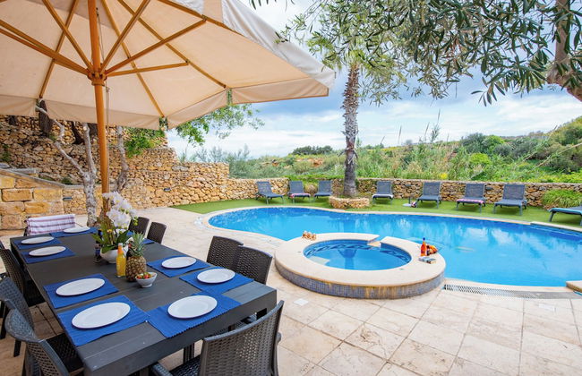 Villa Soldanis 6 Bedroom Villa With Private Pool - Photo 1