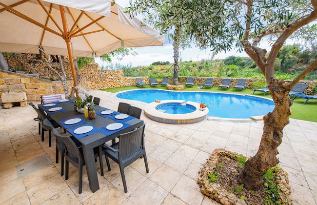 Villa Soldanis 6 Bedroom Villa With Private Pool - Photo 19