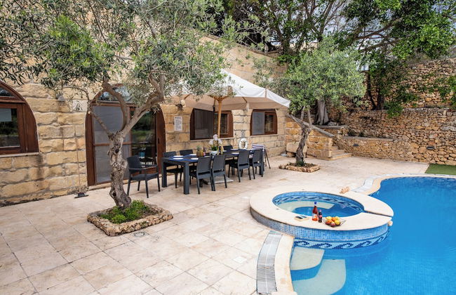 Villa Soldanis 6 Bedroom Villa With Private Pool - Photo 20