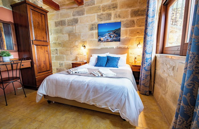Villa Soldanis 6 Bedroom Villa With Private Pool - Photo 6