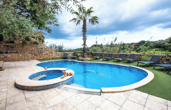 Villa Soldanis 6 Bedroom Villa With Private Pool - Photo 13