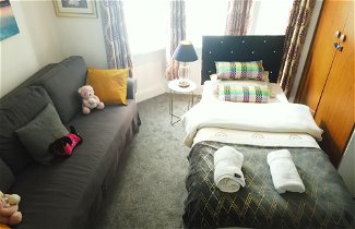 Photo 1 - Stylish 2 Bed Room Apartment 5 Sleep Free Wifi & p