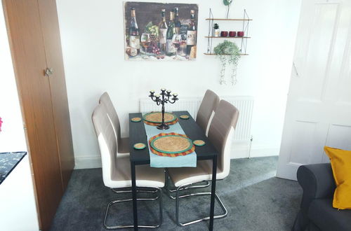 Foto 20 - Stylish 2 Bed Room Apartment 5 Sleep Free Wifi & p