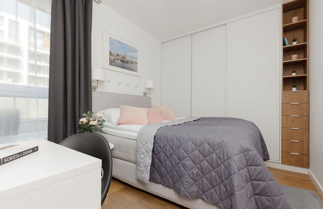 Żoliborz Artystyczny Warsaw by Renters - Photo 3
