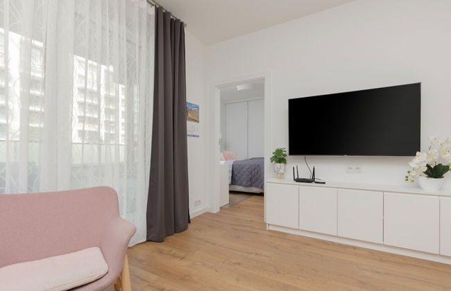 Żoliborz Artystyczny Warsaw by Renters - Photo 29