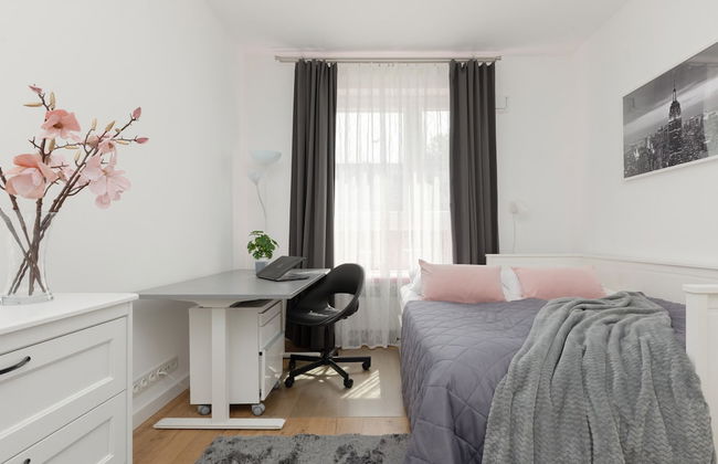 Żoliborz Artystyczny Warsaw by Renters - Photo 6