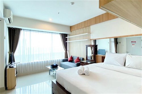 Foto 3 - Comfort Stay And Homey Studio Grand Kamala Lagoon Apartment